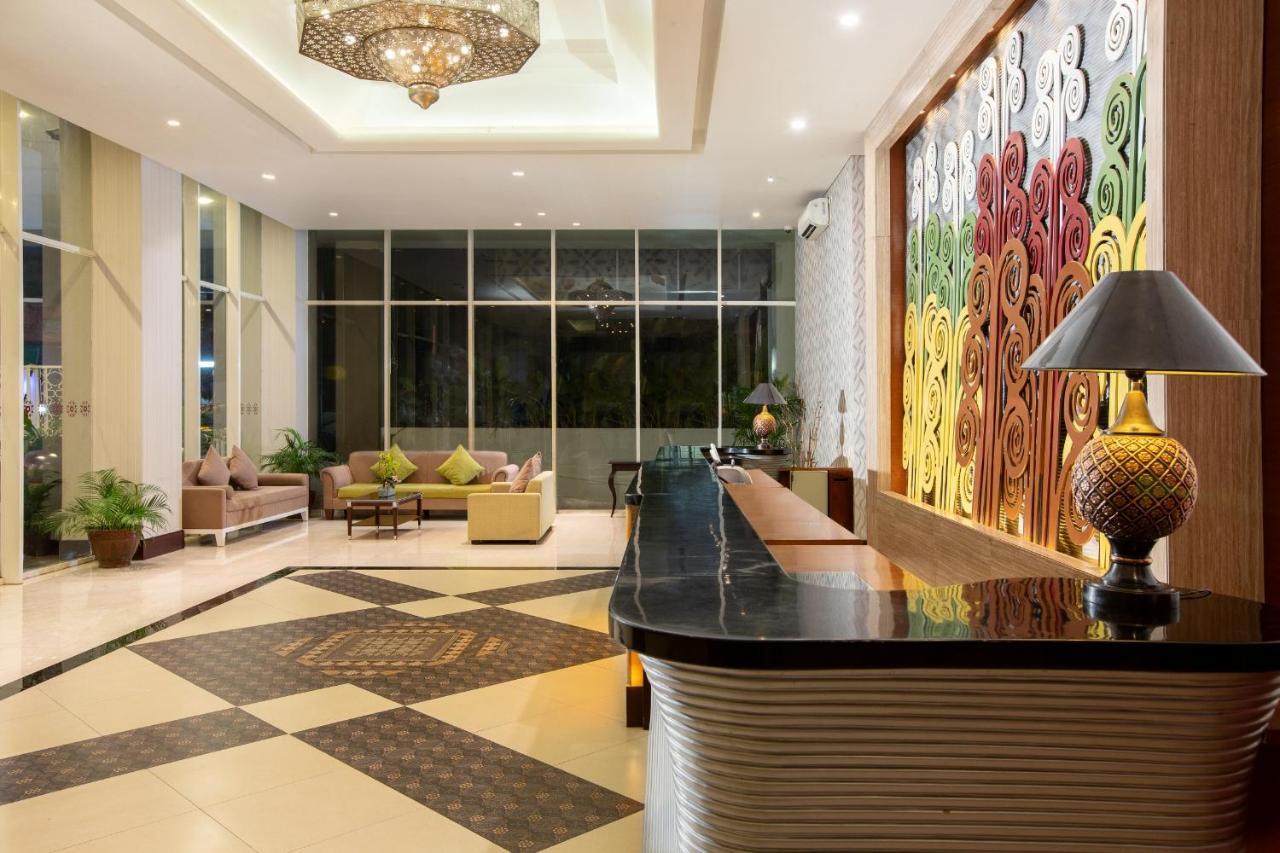 Sahid Raya Hotel & Convention Yogyakarta Maguwo Екстериор снимка