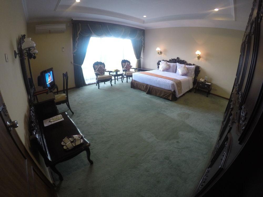Sahid Raya Hotel & Convention Yogyakarta Maguwo Екстериор снимка